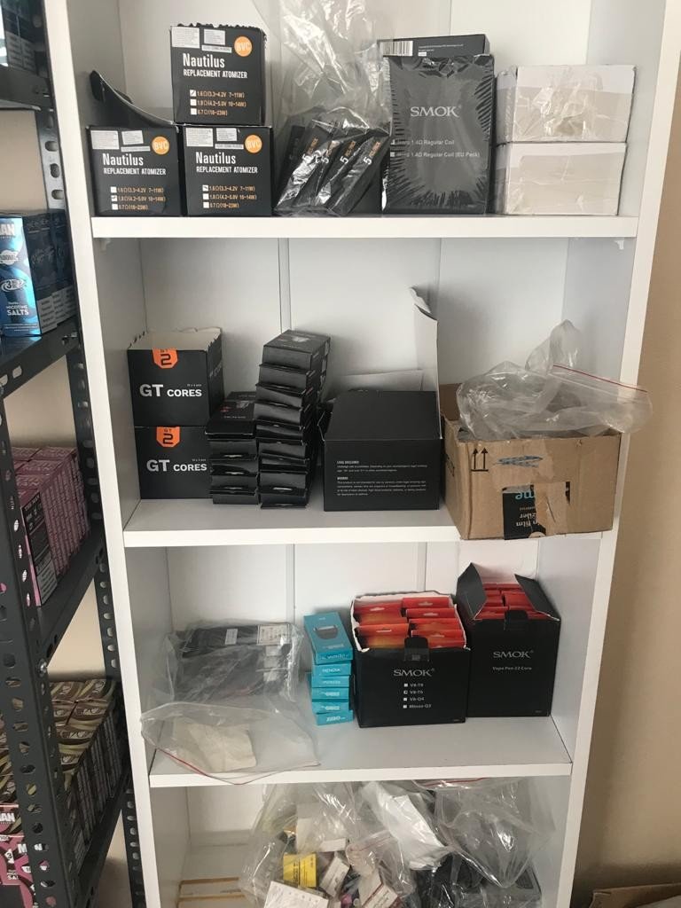Kaçak elektronik sigara imalathanesine operasyon