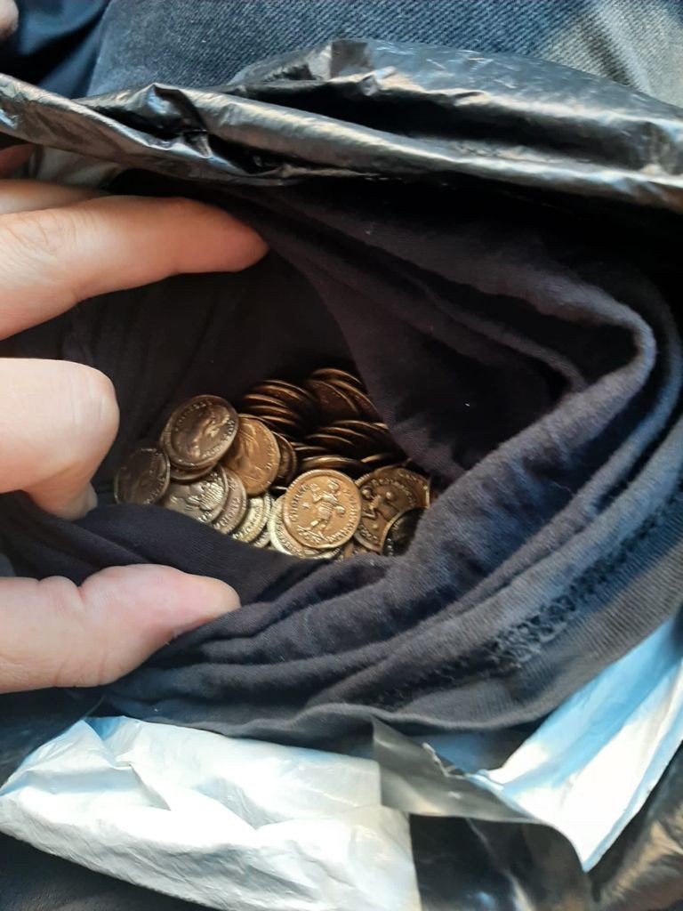 Kumluca'da Roma dönemine ait 556 adet sikke yakalandı