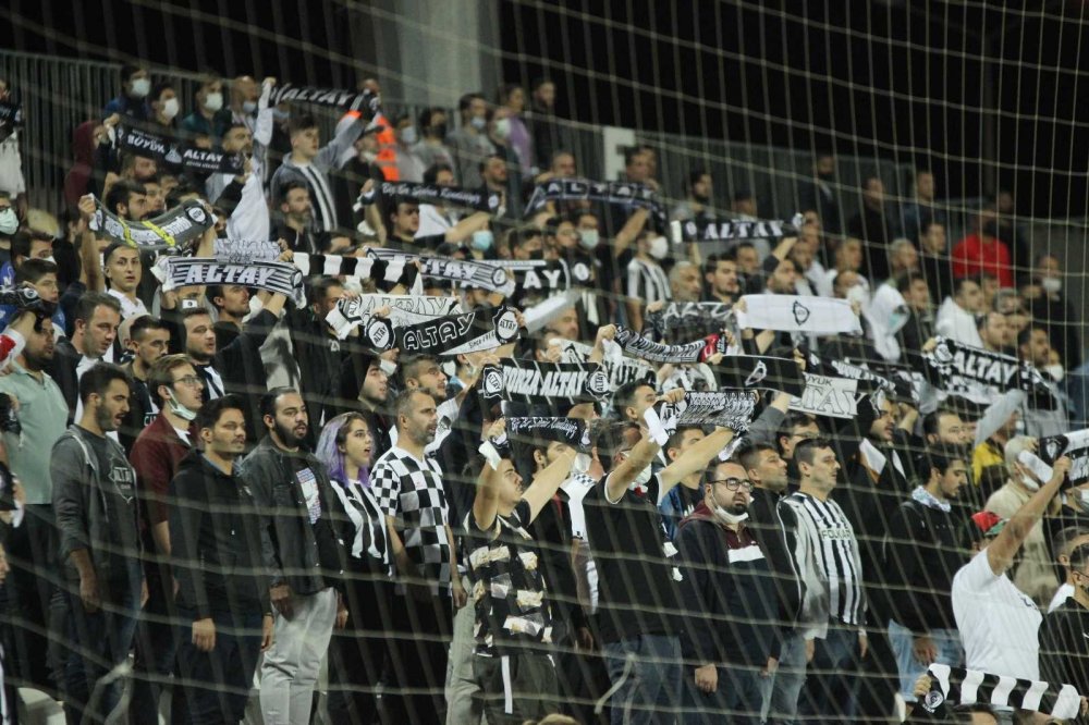 Süper Lig'de namağlup iki takım var! Biri Konyaspor diğeri Trabzonspor