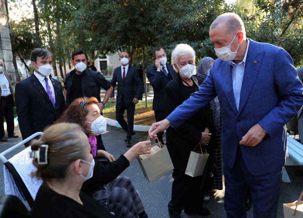 Cumhurbaşkanı Erdoğan'dan Darülaceze sakinlerine anlamlı hediye