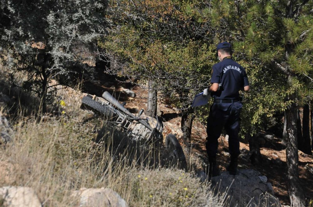 Kaza ihbarına giden ekipler cinayetle karşılaştı! Mehmet Şanlıtürk'ün cesedi 100 metre ileride bulundu