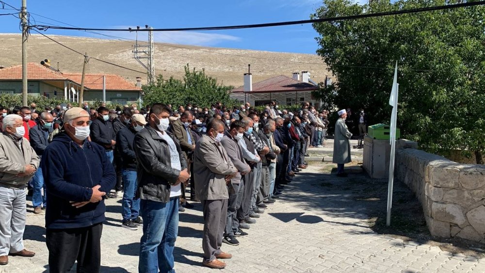 LPG patlaması sonucu çıkan yangında ölen 11 yaşındaki Yaşar Can Davutoğlu toprağa verildi