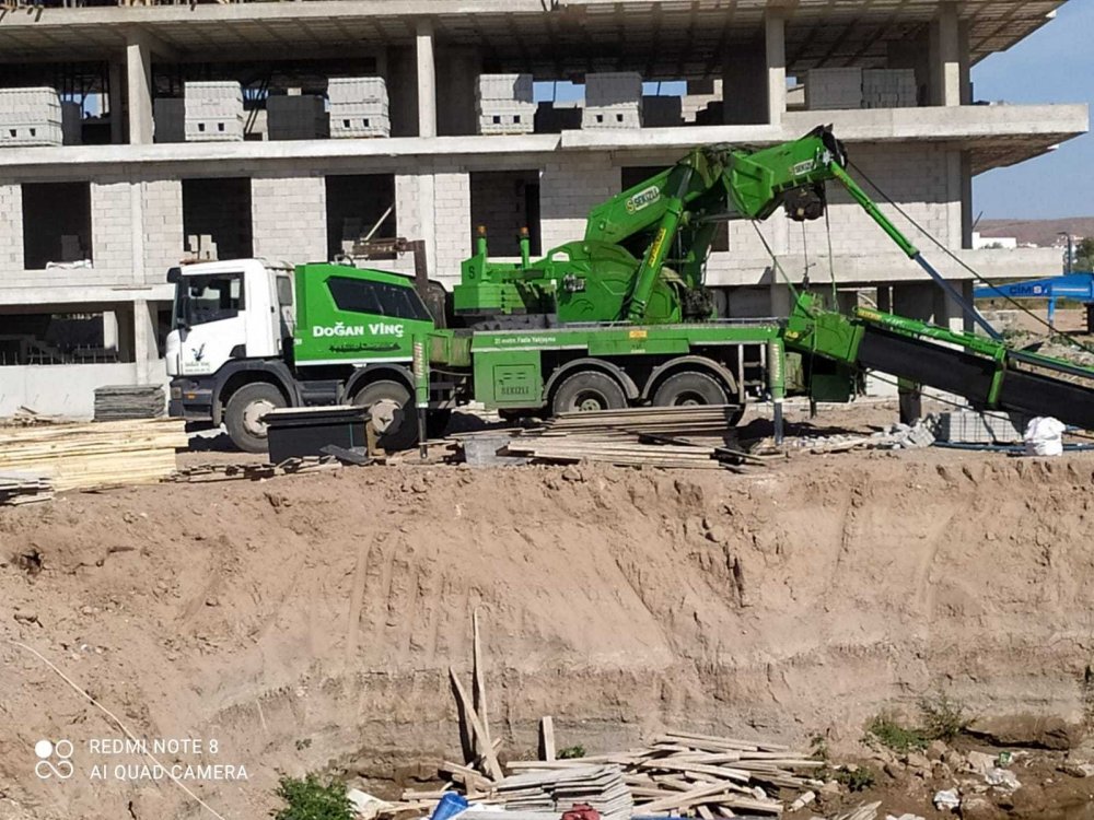 İnşaatta vinç halatı koptu! Üzerine malzeme düşen işçi Mehmet Bayrakçı öldü