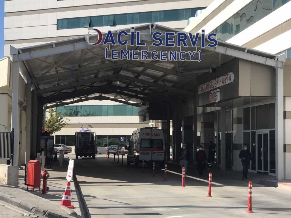 Karaman'da minibüs devrildi! 1 ölü 20 yaralı