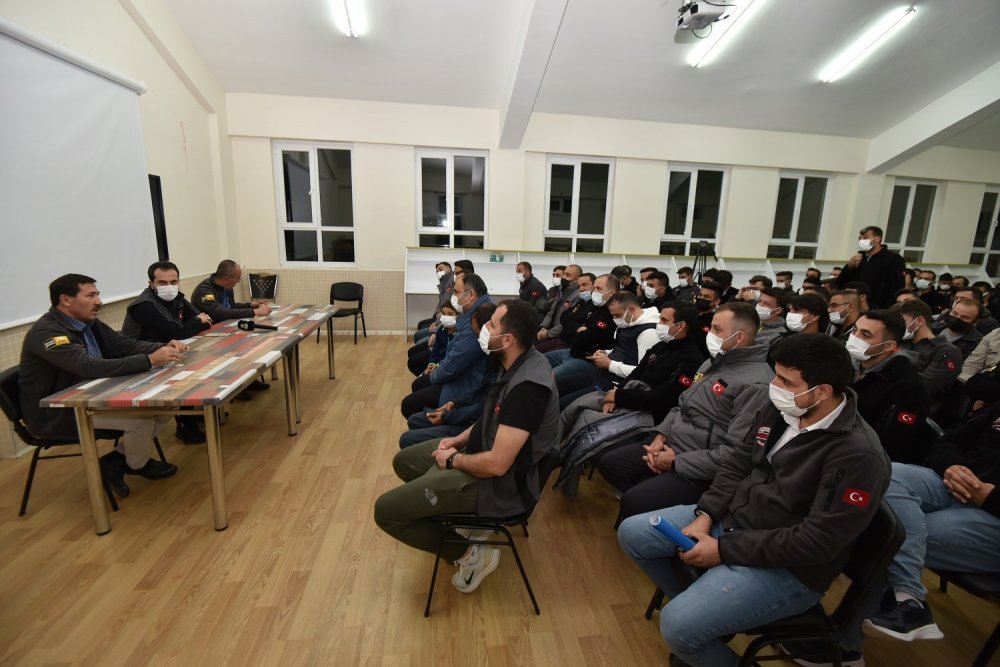 Konya Çalışan Gençlik Meclisi Beyşehir kampında! Başkan Kılca ve Kavuş gençlerle buluştu