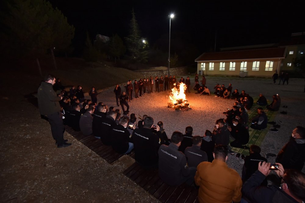 Konya Çalışan Gençlik Meclisi Beyşehir kampında! Başkan Kılca ve Kavuş gençlerle buluştu