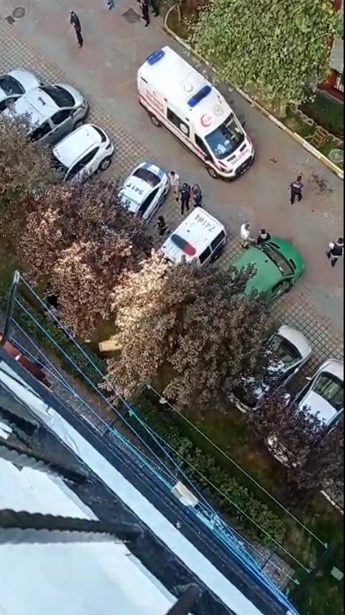 İstanbul'da kıskançlık cinayeti! İtfaiye eri karısını çocuğunun gözleri önünde boğdu