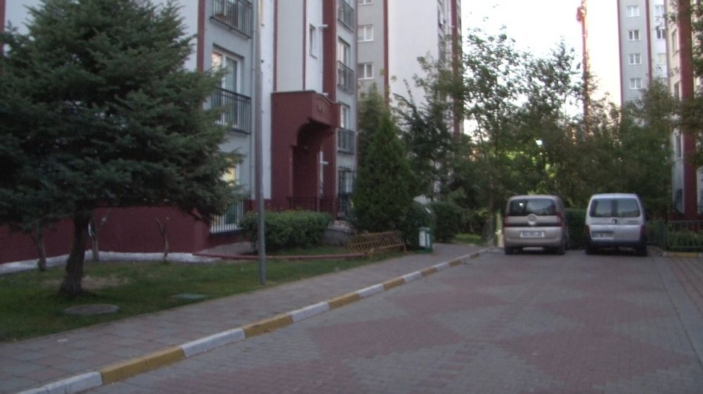 İstanbul'da kıskançlık cinayeti! İtfaiye eri karısını çocuğunun gözleri önünde boğdu