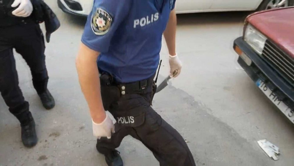 Genç kadın önce KADES butonuna bastı! Sonra erkek arkadaşını bıçakladı