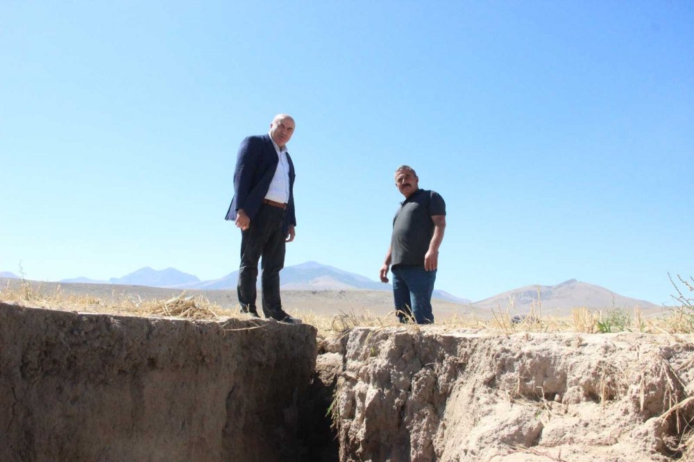 Konya’dan Karaman’a uzanan derin yarıklar korkutuyor!