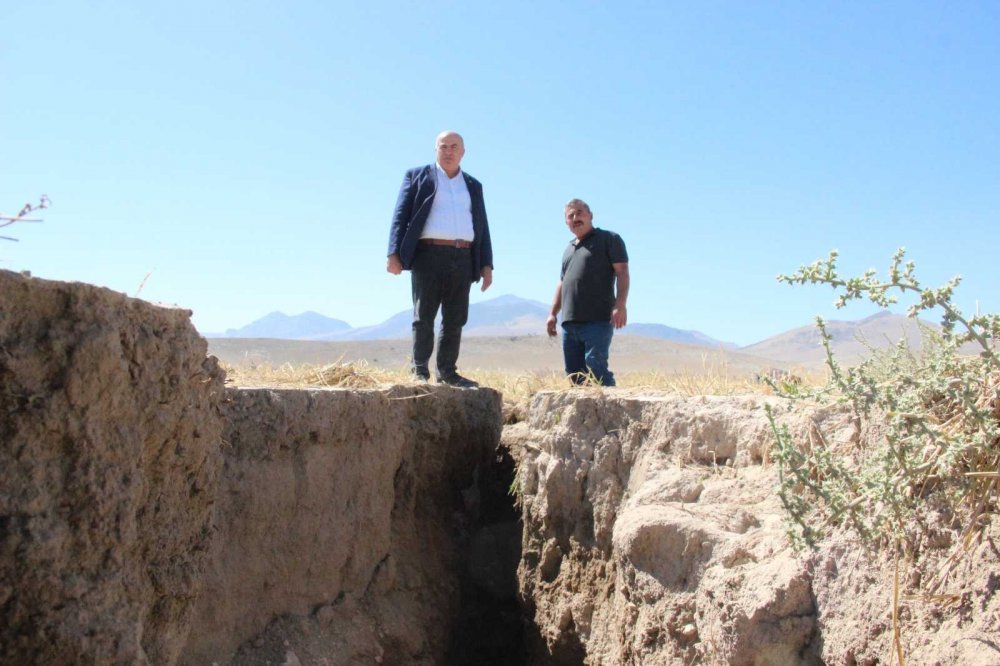 Konya’dan Karaman’a uzanan derin yarıklar korkutuyor!