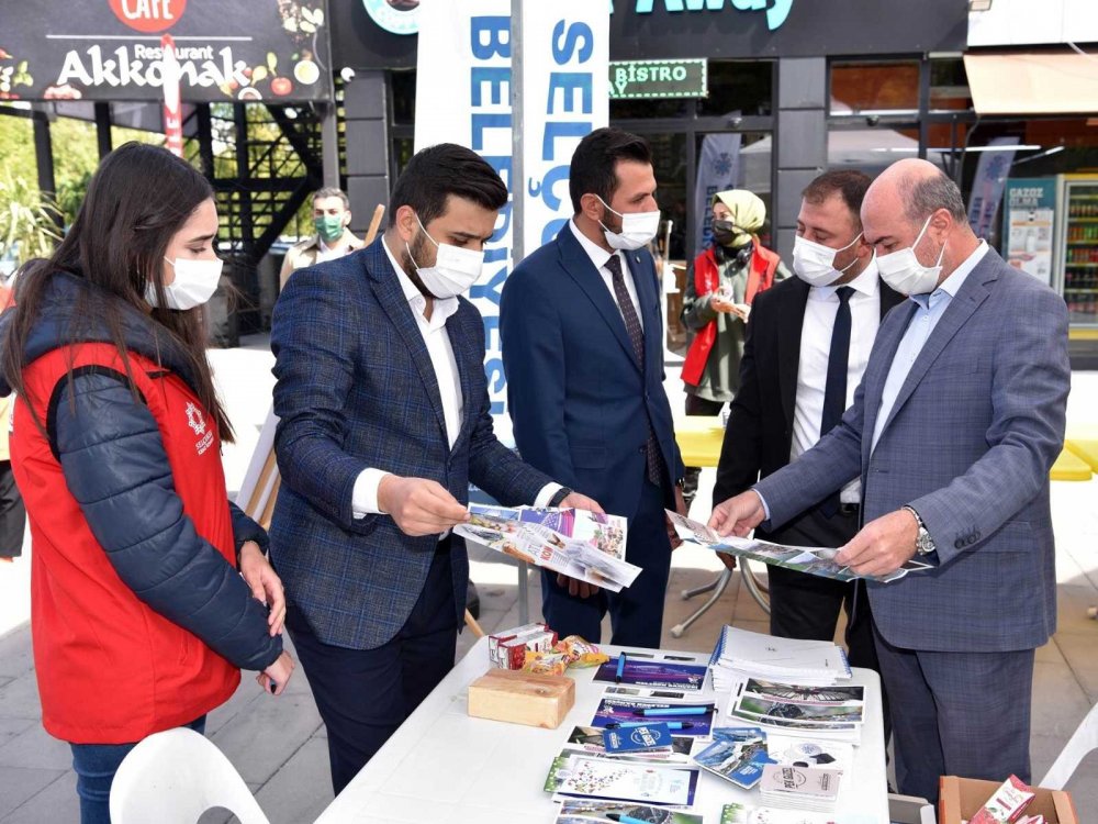 Standlar kuruldu! Selçuklu Gençlik Meclisi yeni üyelerini bekliyor