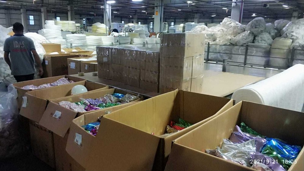 Atık kumaşları dönüştürüp Konya dahil 5 ildeki köy öğrencilerin yüzünü güldürdüler