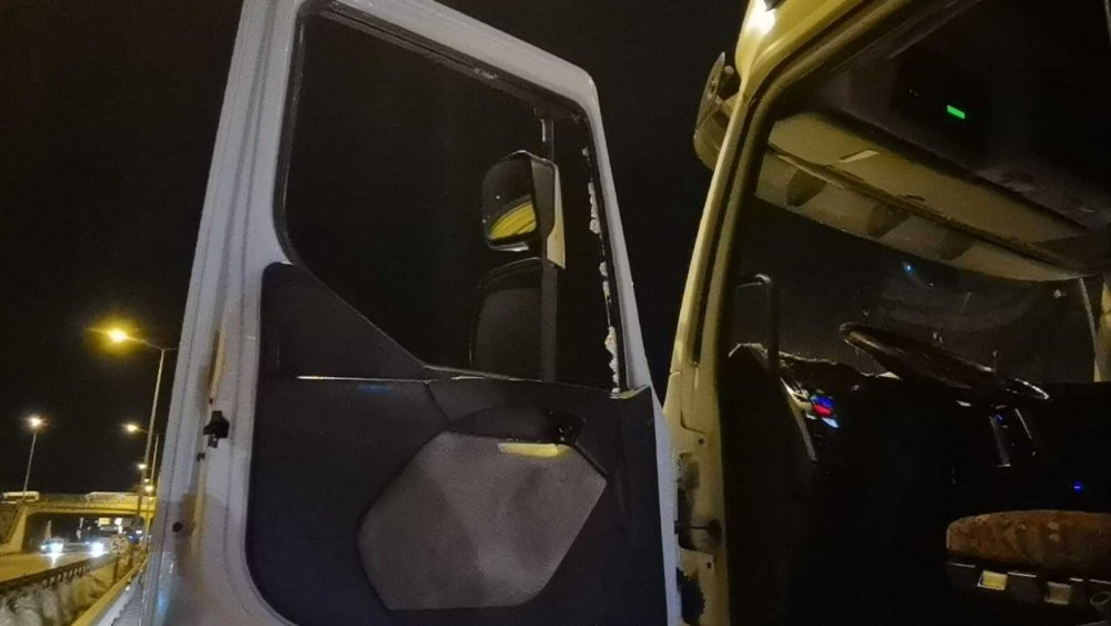 Konya plakalı tırın önünü kesen beyzbol sopalı saldırgan dehşet saçtı!