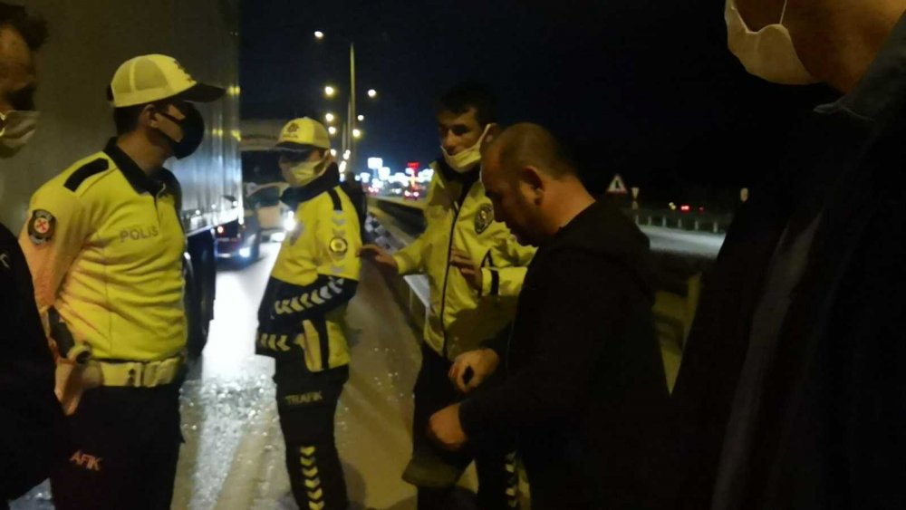 Konya plakalı tırın önünü kesen beyzbol sopalı saldırgan dehşet saçtı!