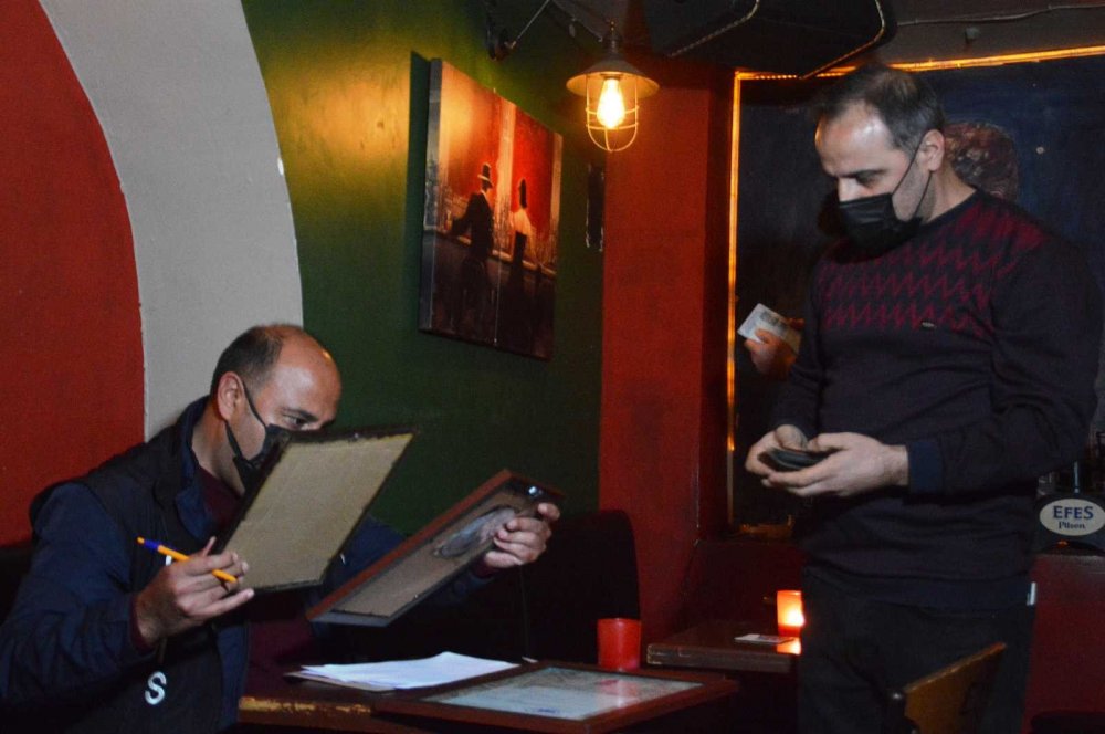 Eğlence mekanlarına gece baskını!