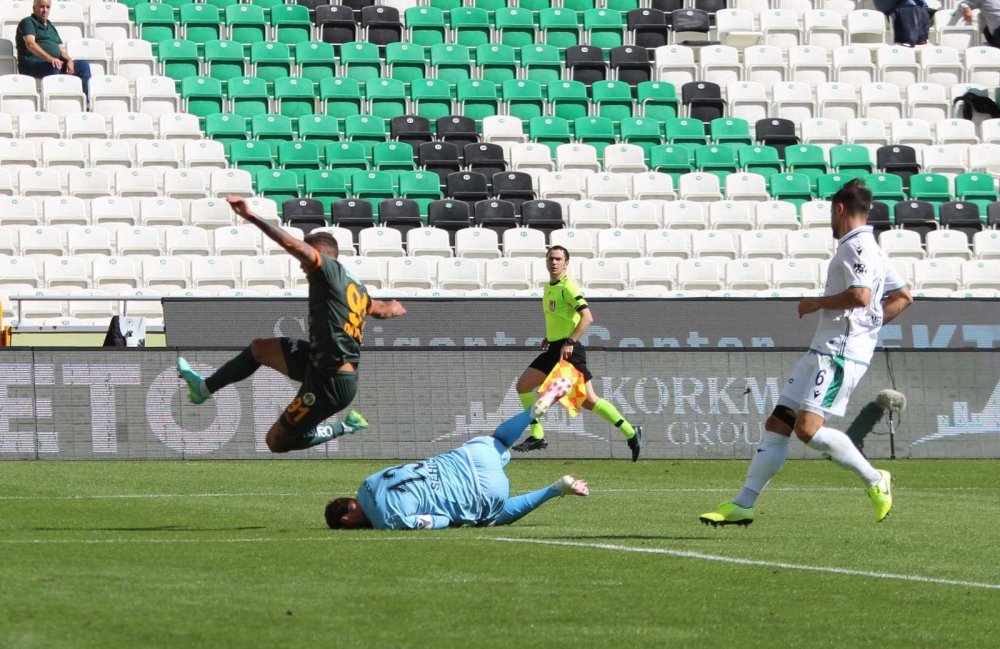 Konyaspor sahasında da berabere kaldı!