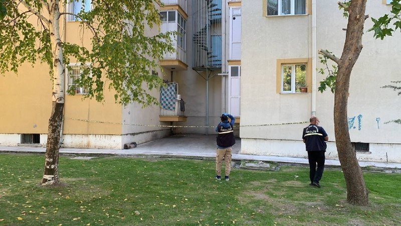 Acı olay! Annesini ziyarete giden şahıs 5'nci kattan düşerek öldü! Anne kalp krizi geçirdi