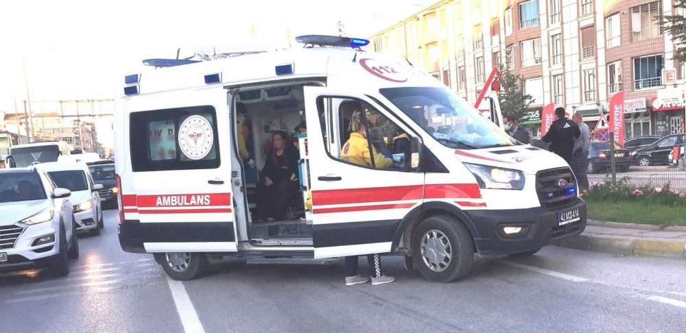 Konya'da tırın çarptığı otomobil 43 metre sürüklendi