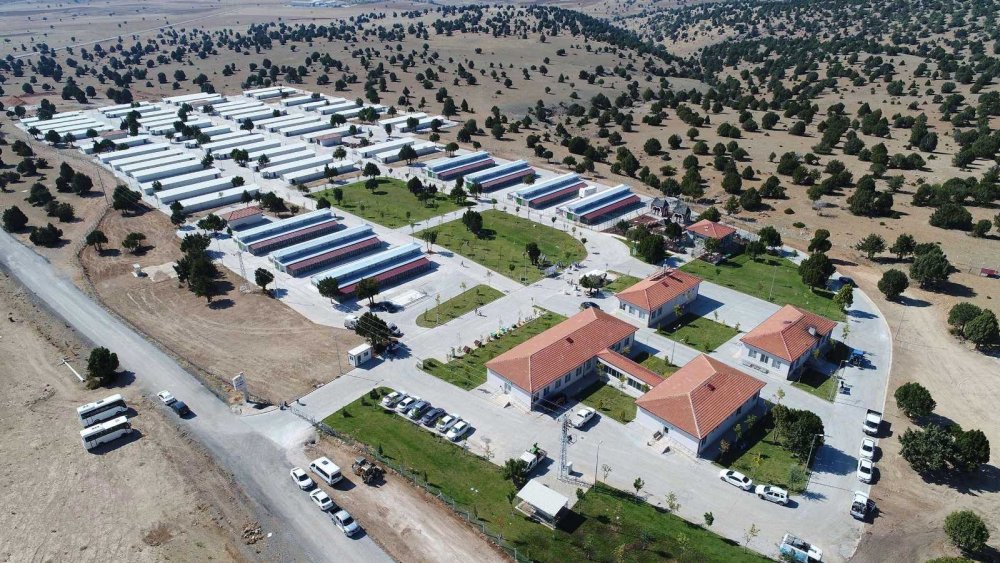 Hayvan dostu Konya'da öğrenciler Hayvan Barınağını ziyaret etti