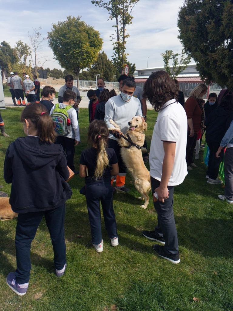 Hayvan dostu Konya'da öğrenciler Hayvan Barınağını ziyaret etti