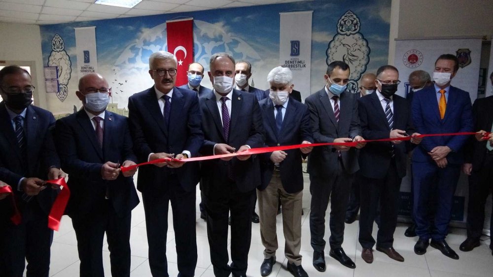 Konya Denetimli Serbestlik Müdürlüğü’nde suç mağdurları için atölyeler ve sosyal mağaza açıldı