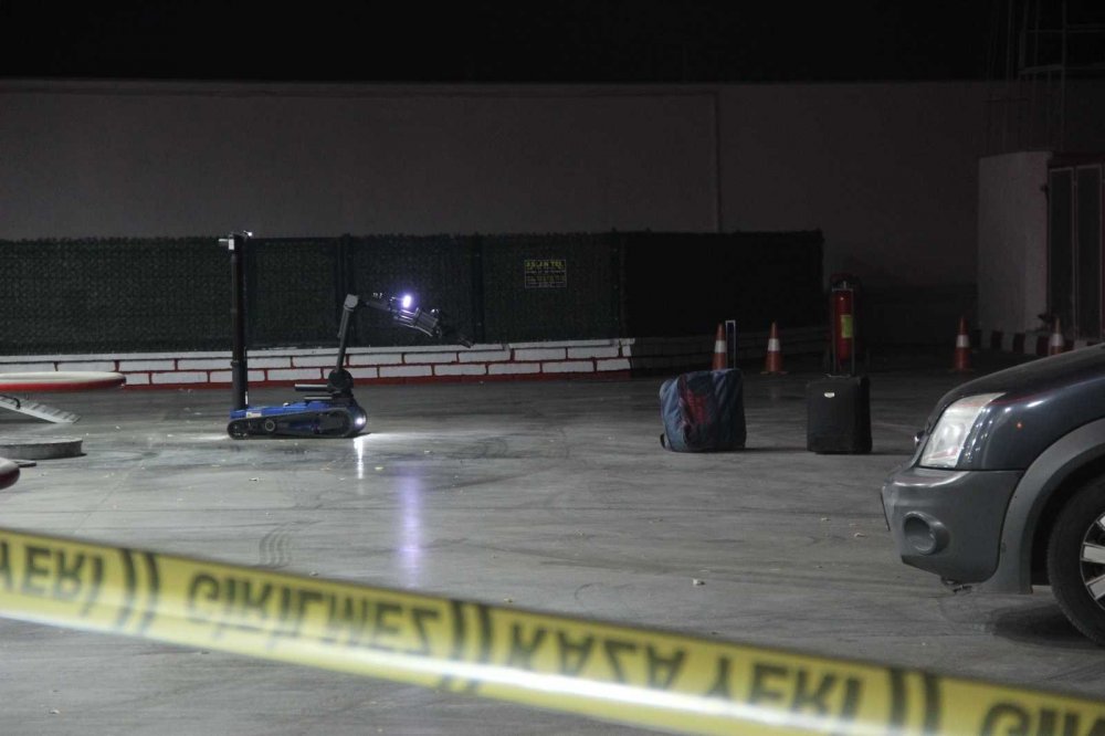Konya'da bomba alarmı! Akaryakıt istasyonuna bırakılan valizler korkuttu