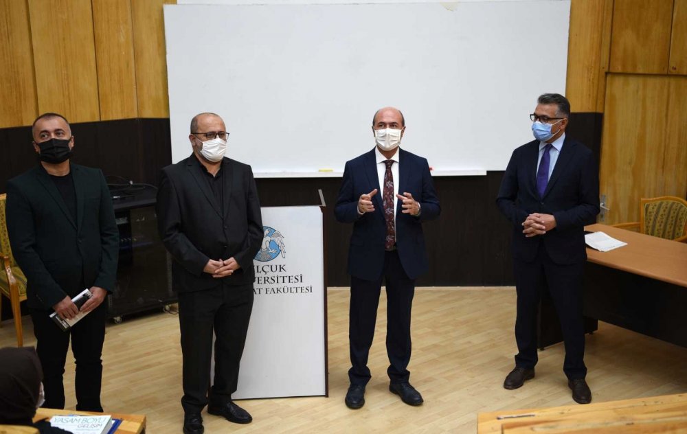 Başkan Pekyatırmacı ve Rektör Aksoy SÜ’de Siyasal Psikoloji dersine katıldı