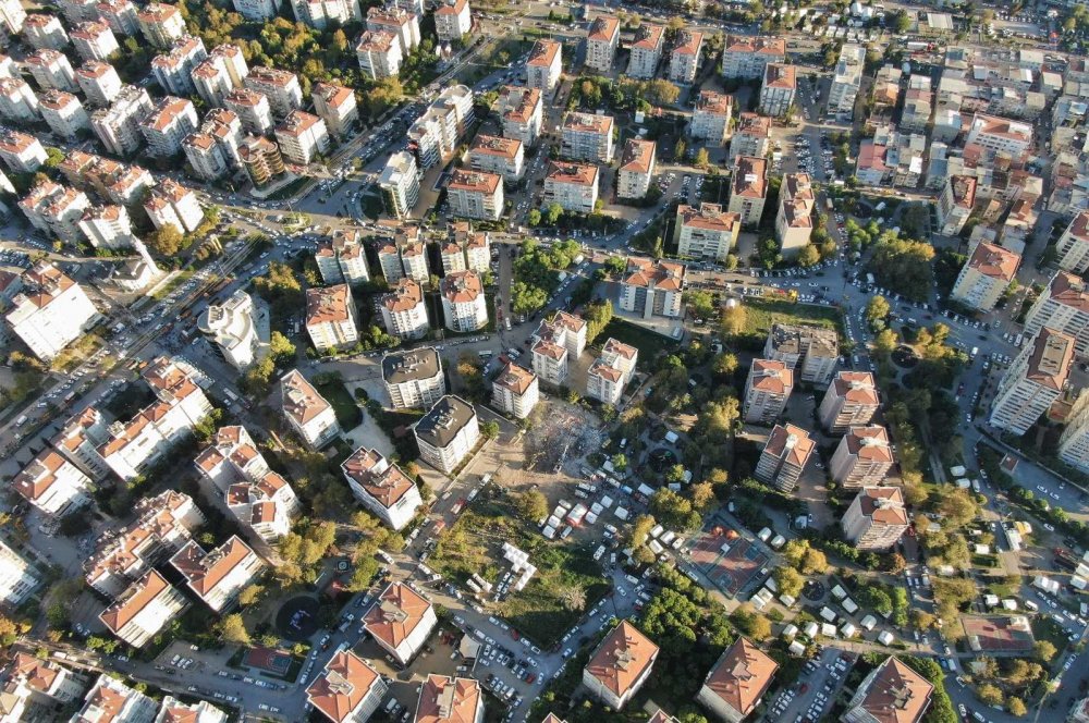 İzmir depreminde 11 kişiye mezar olan Yağcıoğlu Apartmanı davası sürüyor