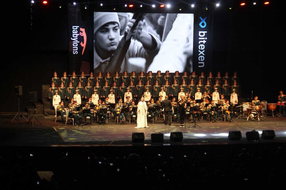 Kızılordu Konya'da! Solist Haluk Levent