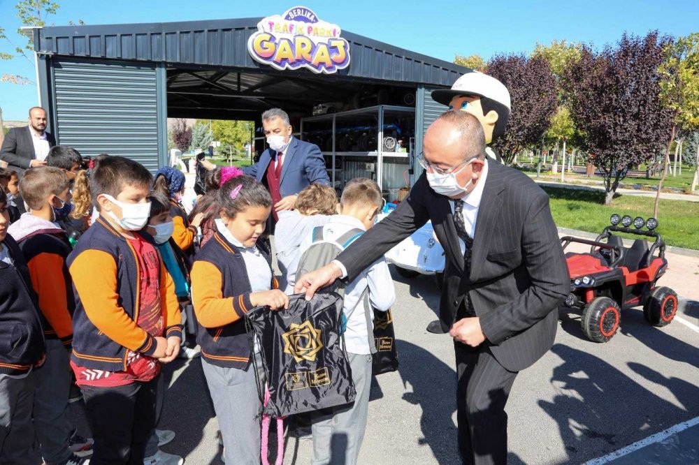 Konya'da MEGA trafik eğitimleri başladı! Başkan Kavuş çocuklara eşlik etti
