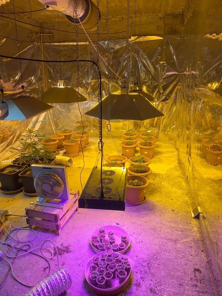 Bilim kurgu filminden fırlamış gibi! Burası bir uyuşturucu imalathanesi