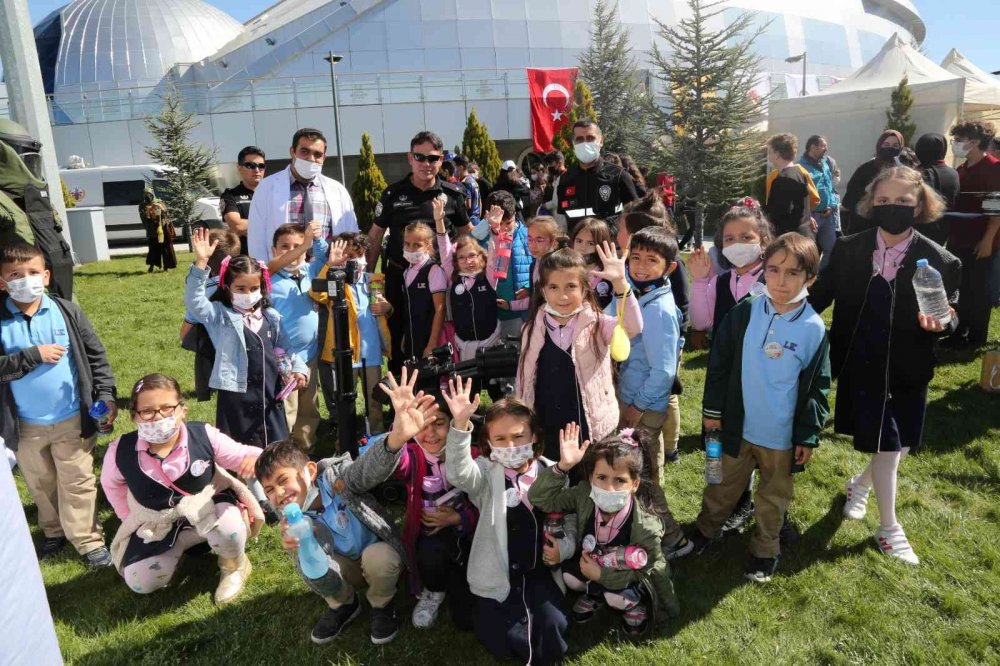 EGM Kriminal Daire Başkanlığı ürünleri ’Konya Bilim Festivali’nde