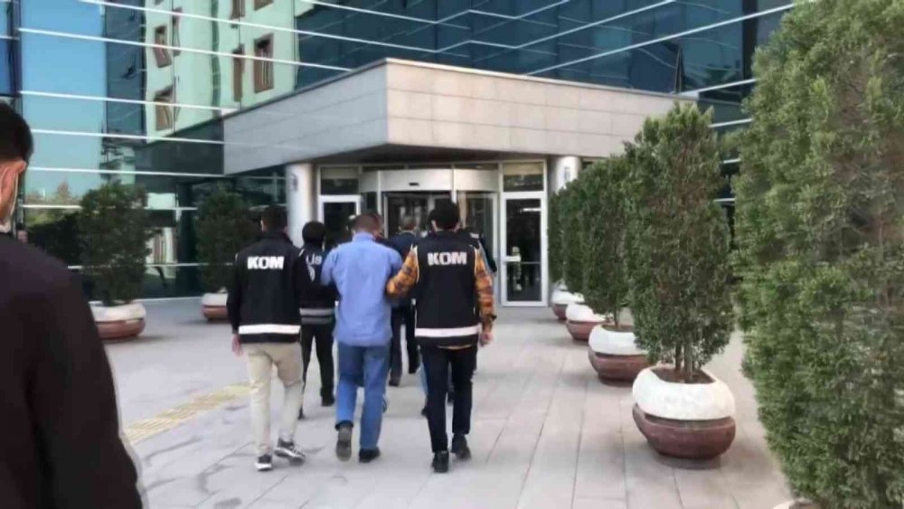 Tefecilere eş zamanlı 'Alper' operasyonu! 5 gözaltı