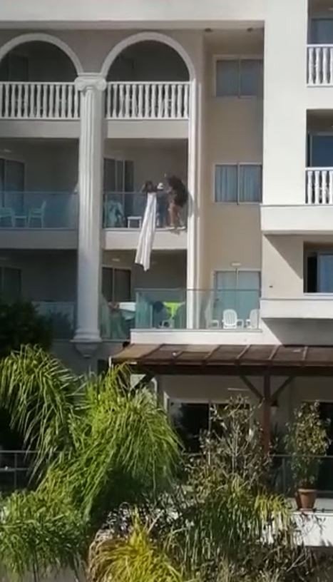 5 yıldızlı otelde yangın paniği! Turistler çarşafla balkondan inmeye çalıştı