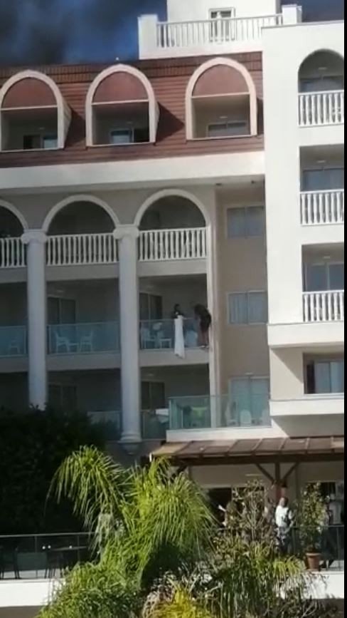 5 yıldızlı otelde yangın paniği! Turistler çarşafla balkondan inmeye çalıştı