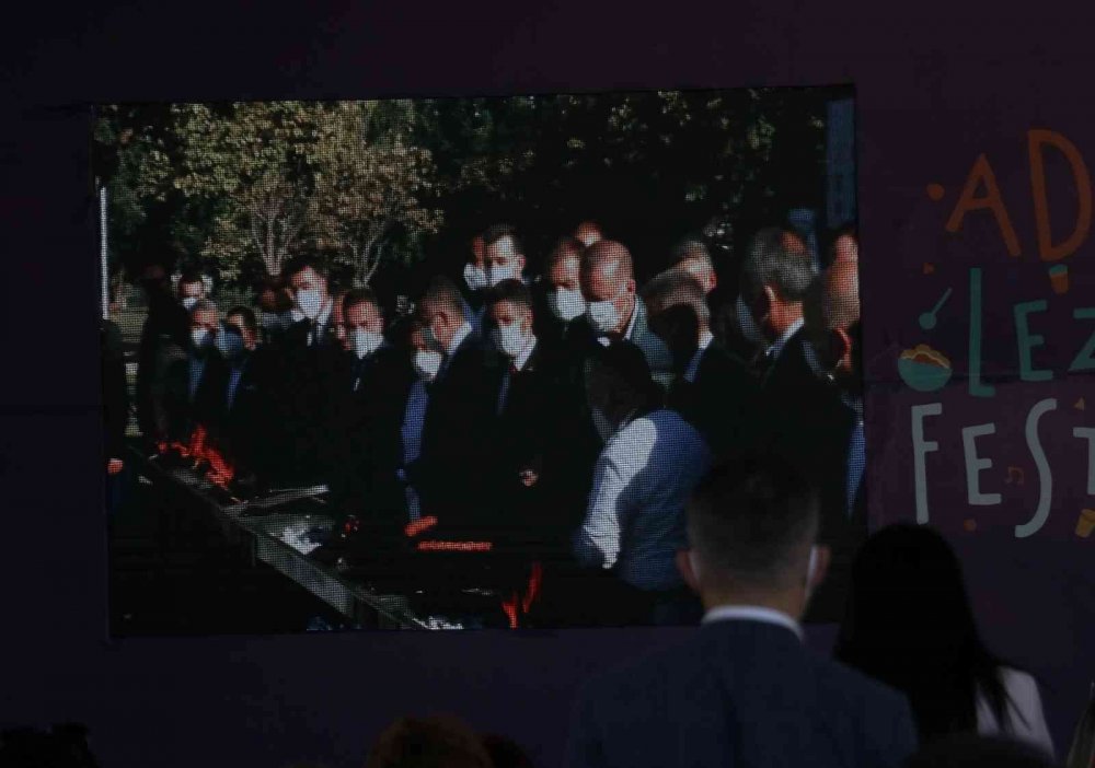 Cumhurbaşkanı Erdoğan Adana'da kebabın mangal ateşini yaktı