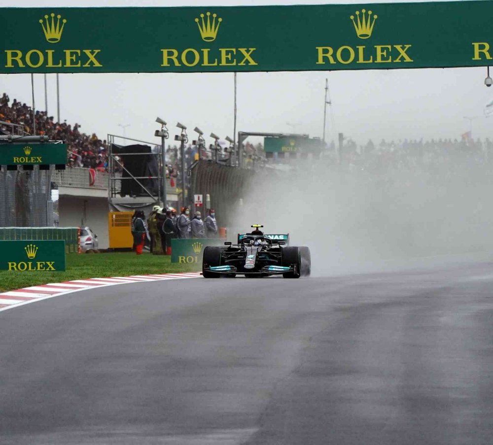 2021 Formula 1 Türkiye Grand Prix’inde start verildi