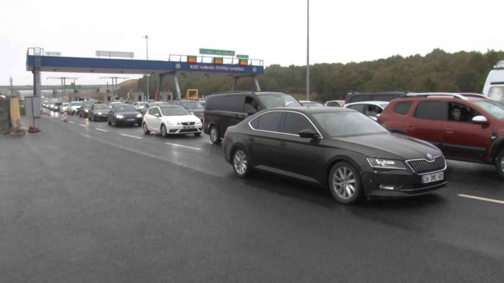 Formula yarış heyecanı trafiği felç etti