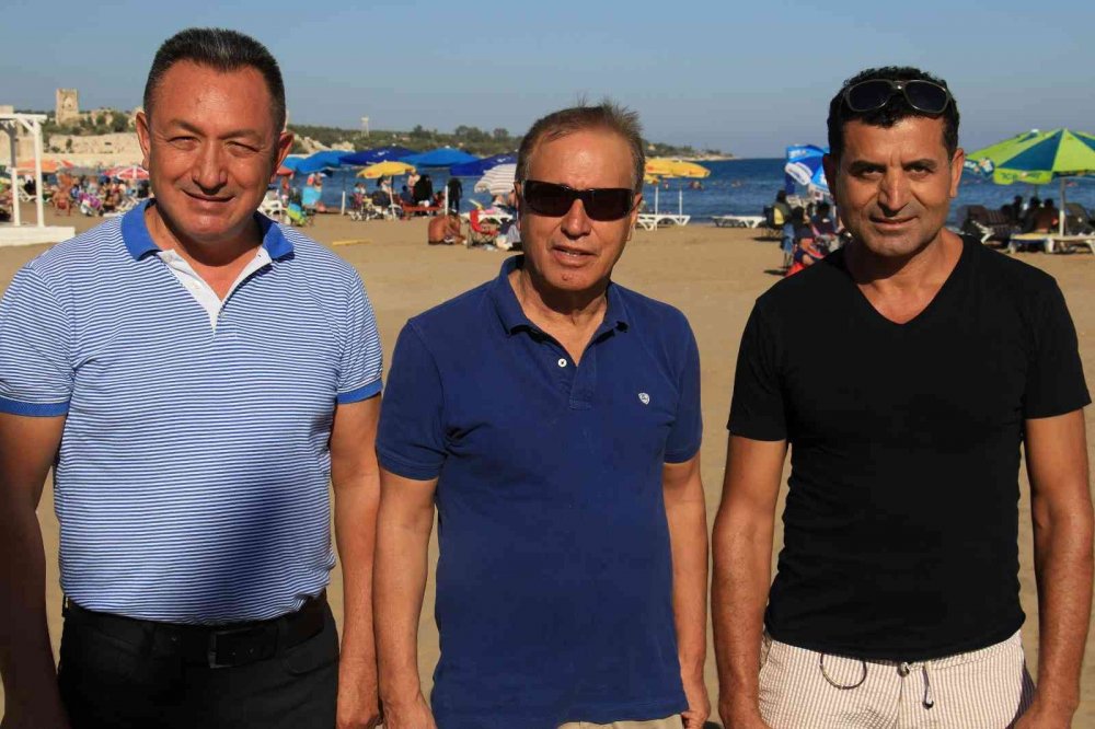 Mersin'de hava sıcaklığı 33 dereceyi buldu! Tatilciler akın etti