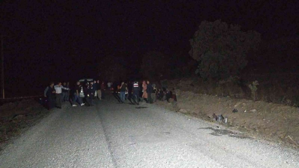 Uşak’ta feci kaza:! Kuzenlerden 1’i öldü 1'i ağır yaralandı! Ağıtlar yürekleri dağladı