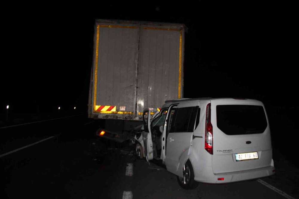 Konya’da zincirleme kaza! 2'si kamyon 4 araç birbirine girdi 1 ölü 1 yaralı