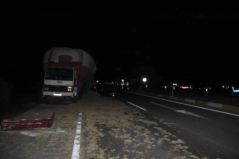 Konya’da zincirleme kaza! 2'si kamyon 4 araç birbirine girdi 1 ölü 1 yaralı