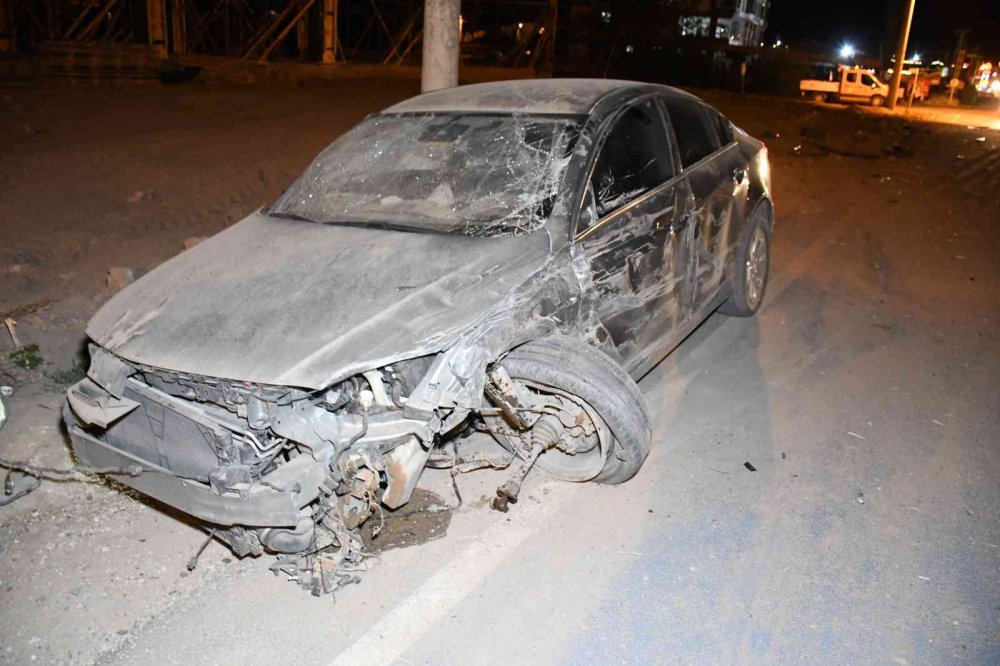 Aksaray'da feci kaza: Otomobiller hurdaya döndü! 3 yaralı