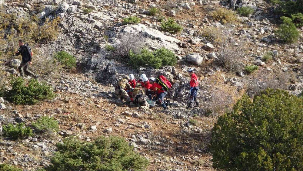 Konya’da düşürülen 14 kişilik özel jet uçağa helikopter destekli arama-kurtarma tatbikatı