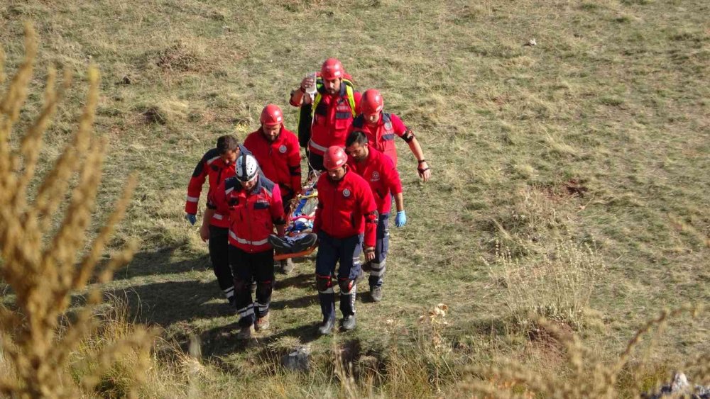 Konya’da düşürülen 14 kişilik özel jet uçağa helikopter destekli arama-kurtarma tatbikatı