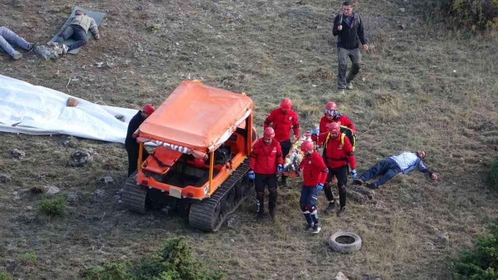 Konya’da düşürülen 14 kişilik özel jet uçağa helikopter destekli arama-kurtarma tatbikatı