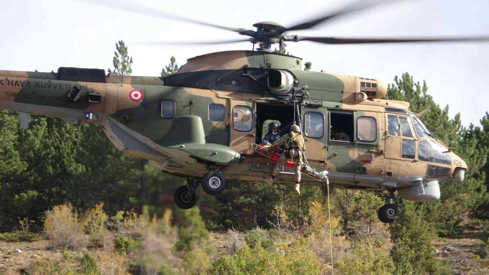 Konya’da düşürülen 14 kişilik özel jet uçağa helikopter destekli arama-kurtarma tatbikatı