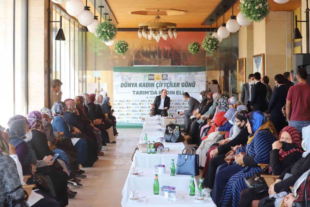 Başkan Altay Konya'nın 31 ilçesinden gelen kadın çiftçileri ağırladı