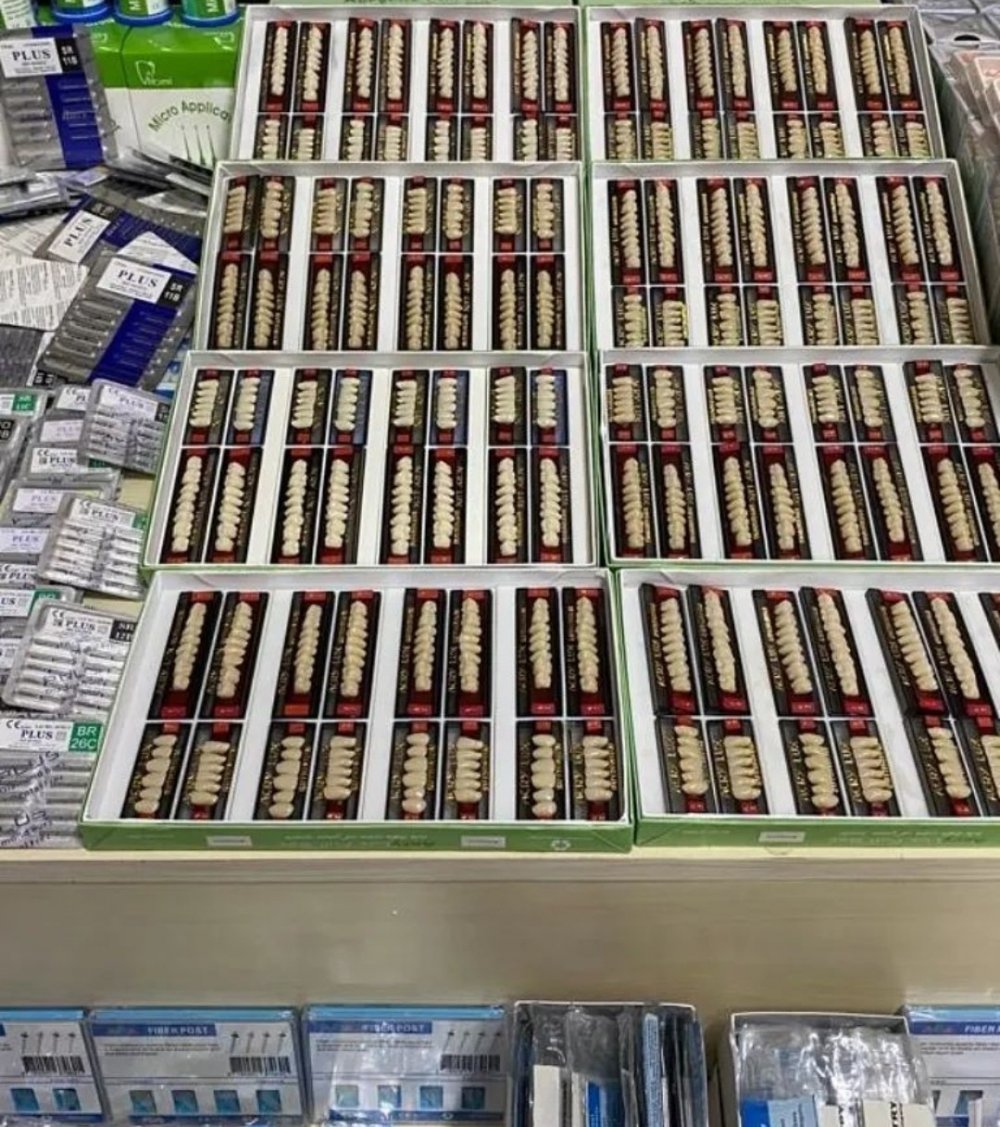 İzmir’de diş hekimliğinde kullanılan binlerce kaçak tıbbi malzeme yakalandı